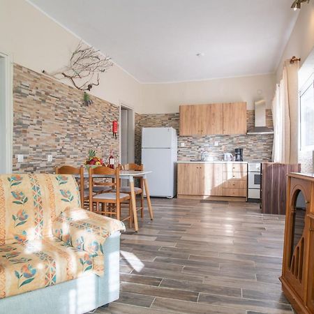 Stelios Stone House Sinarades Villa Kouramades ภายนอก รูปภาพ