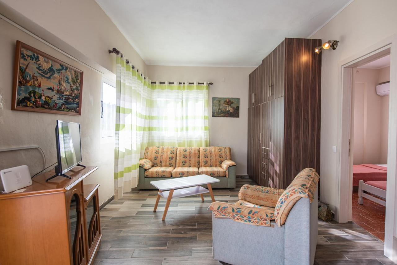 Stelios Stone House Sinarades Villa Kouramades ภายนอก รูปภาพ