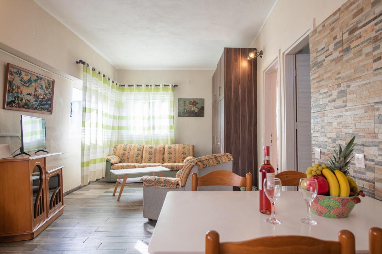 Stelios Stone House Sinarades Villa Kouramades ภายนอก รูปภาพ