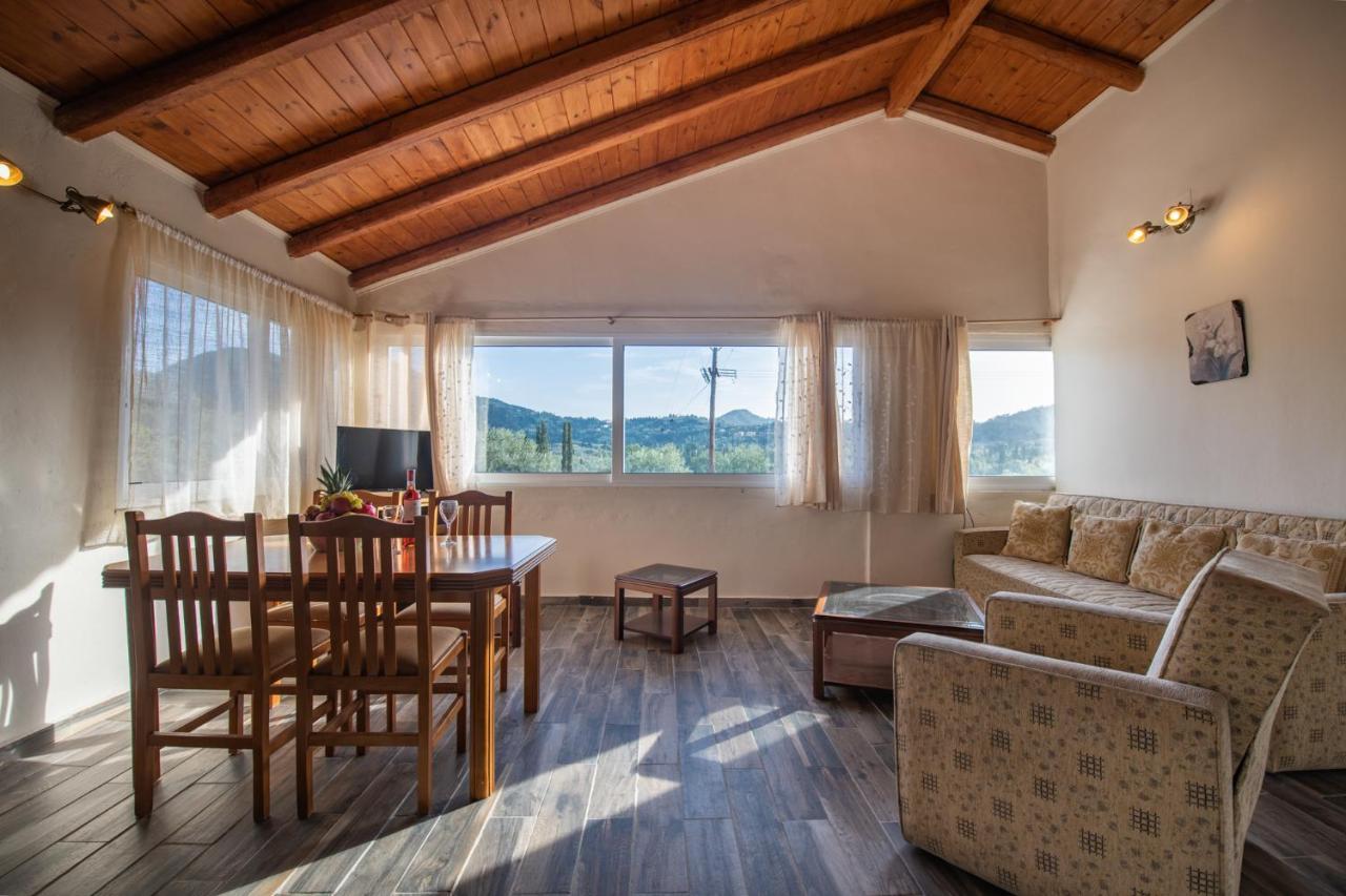Stelios Stone House Sinarades Villa Kouramades ภายนอก รูปภาพ