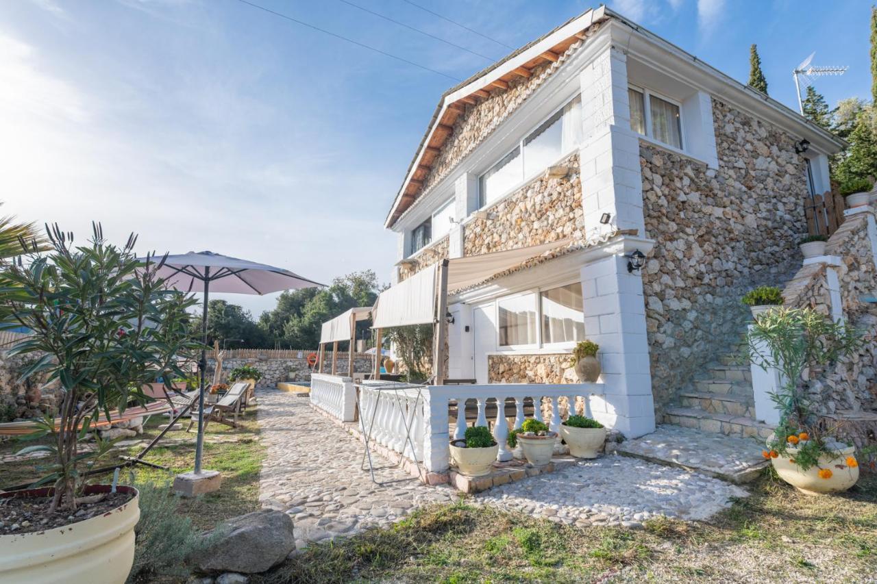Stelios Stone House Sinarades Villa Kouramades ภายนอก รูปภาพ