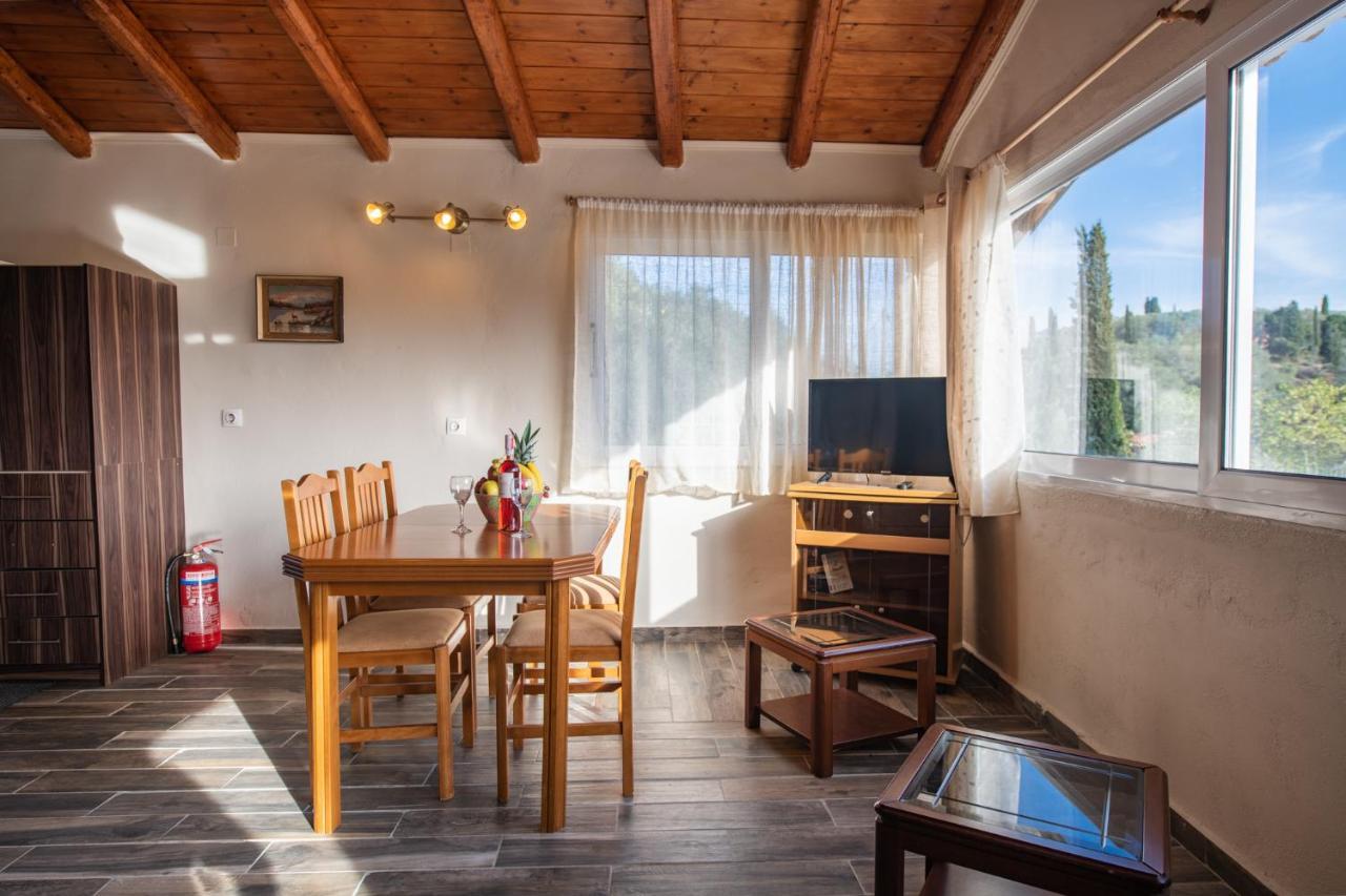 Stelios Stone House Sinarades Villa Kouramades ภายนอก รูปภาพ