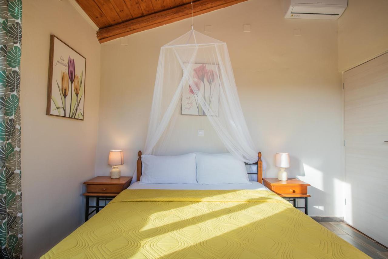 Stelios Stone House Sinarades Villa Kouramades ภายนอก รูปภาพ
